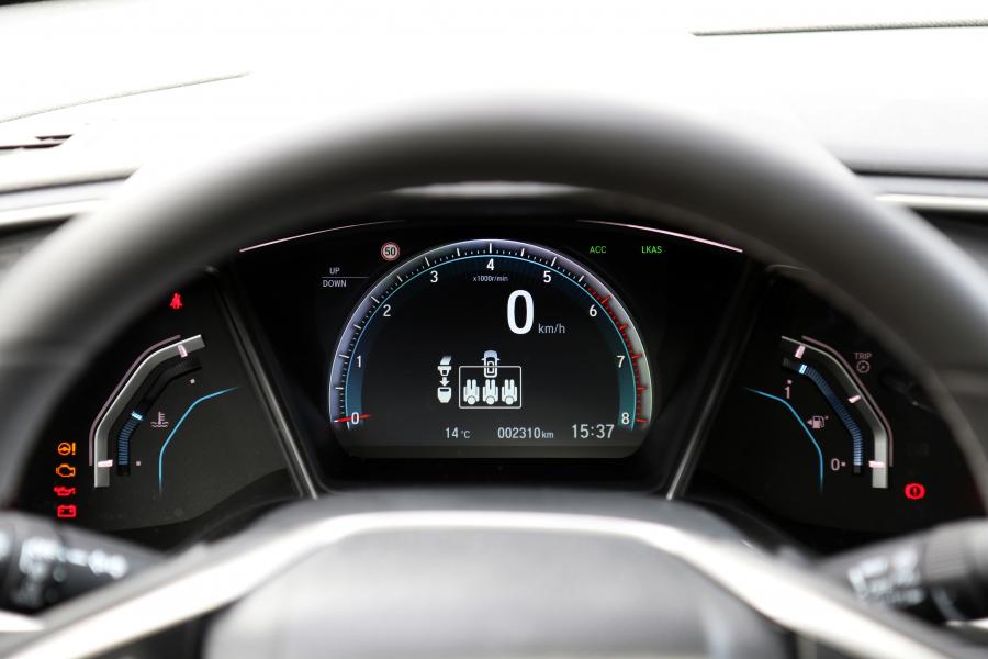 Панель приборов Honda Civic Hatchback 2017 года  (WW) (фото 41 из 43)